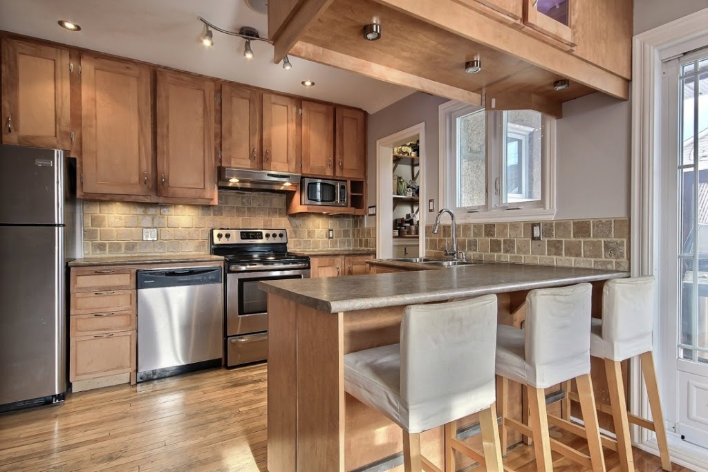 Sylvie Ducharme Courtier immobilier Remax Extra | 255 Rue Guillaume Cheval, Mont-Saint-Hilaire, QC J3H 6H9, Canada | Phone: (514) 217-8650