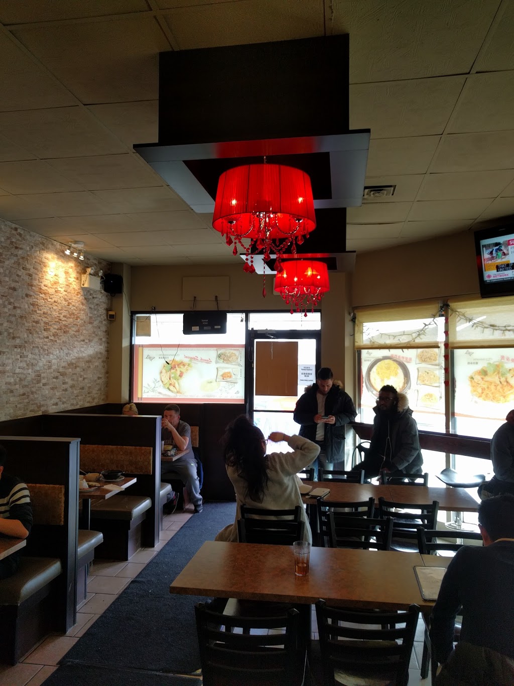 Chens Restaurant | 170 University Ave W, Waterloo, ON N2L 3G1, Canada | Phone: (519) 884-9836