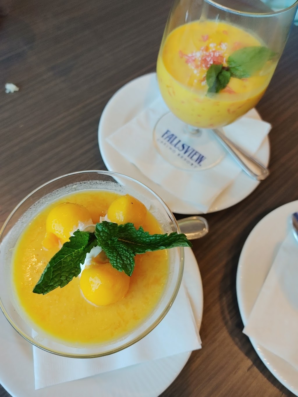 Golden Lotus | 6380 Fallsview Blvd, Niagara Falls, ON L2G 7X5, Canada | Phone: (888) 325-5788