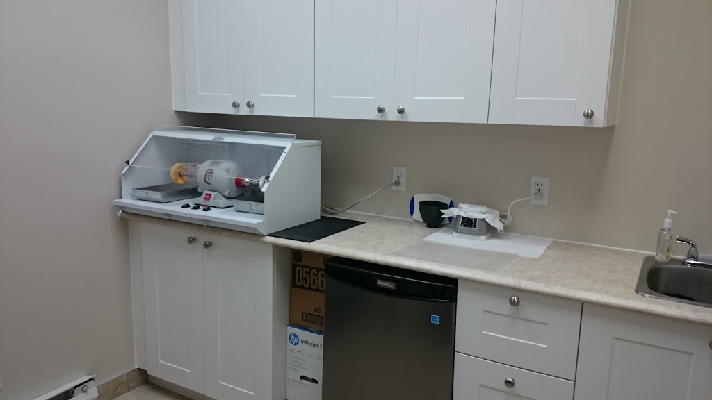 Nancy Bibeau denturologiste | 161 Rue Angus S #2, East Angus, QC J0B 1R0, Canada | Phone: (819) 571-9830