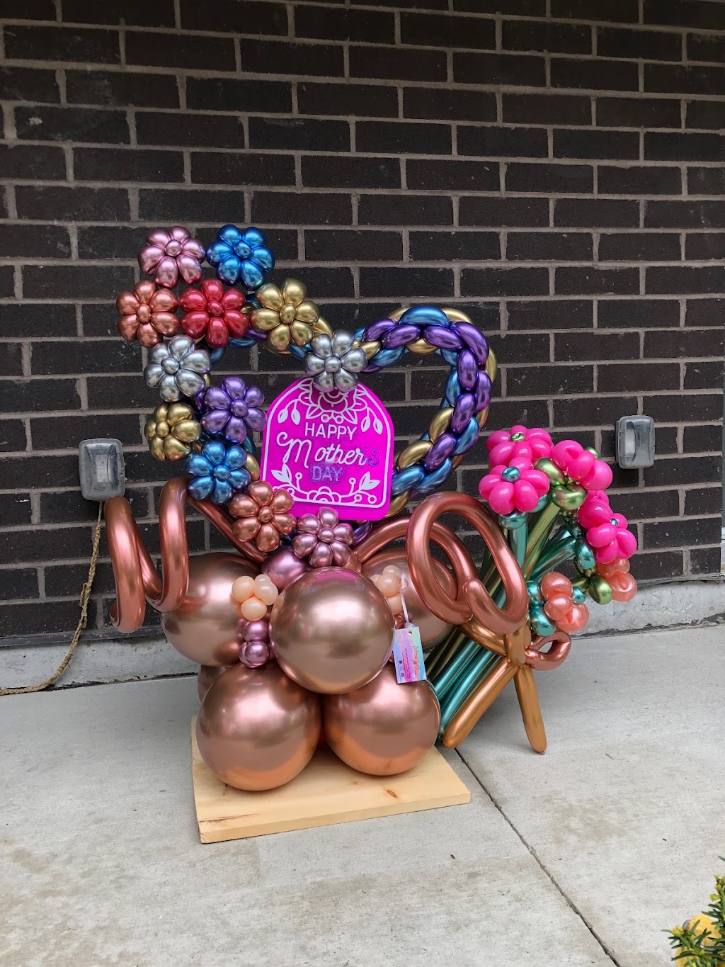Balloons by Mina | Gord Vinson Ave, Courtice, ON L1E 2N7, Canada | Phone: (647) 927-8108