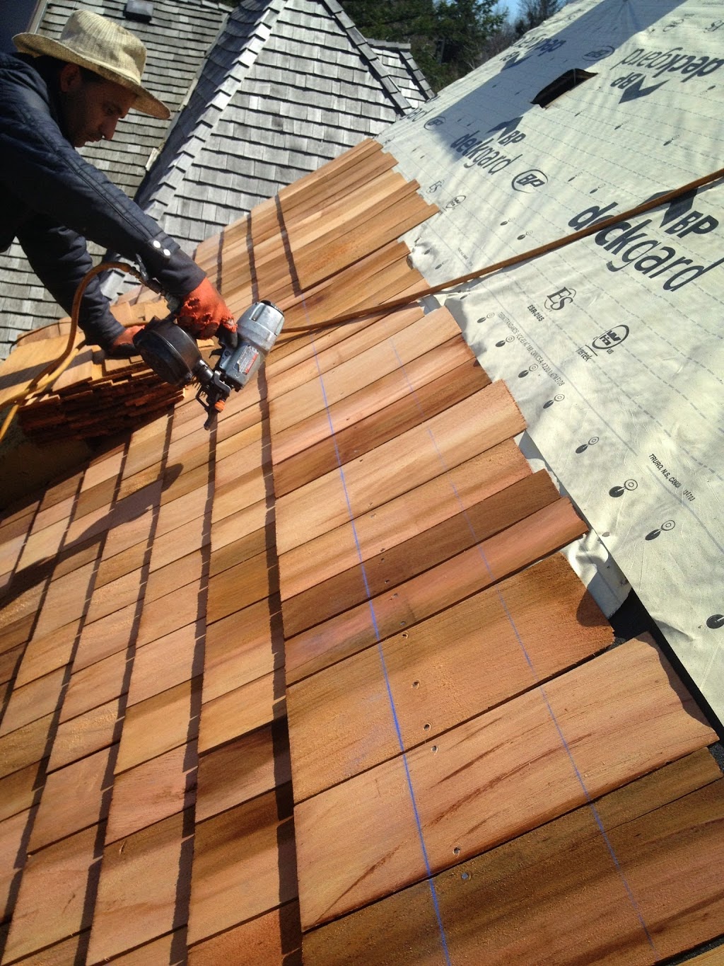 Everest Roofing & Construction Co. Ltd. | 895 Millwood Rd, East York, ON M4G 1X2, Canada | Phone: (416) 425-2092