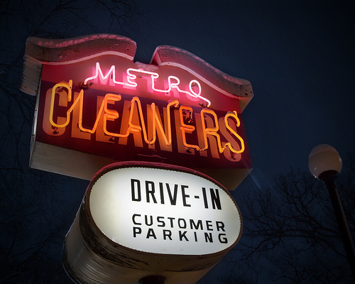 Metro Cleaners (1994) Ltd | 917 Grosvenor Ave, Winnipeg, MB R3M 0M5, Canada | Phone: (204) 452-3390