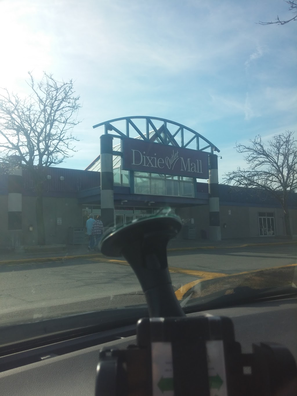 Dixie Outlet Mall | 1250 S Service Rd, Mississauga, ON L5E 1V4, Canada | Phone: (905) 278-3494