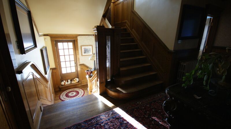 Keyhole Castle Bed and Breakfast | 1925 1 Ave E, Prince Albert, SK S6V 4V6, Canada | Phone: (306) 763-3321