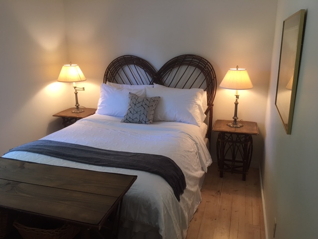 Lakeshore on Salt Spring | 175 Suffolk Rd, Salt Spring Island, BC V8K 1L9, Canada | Phone: (250) 537-2214