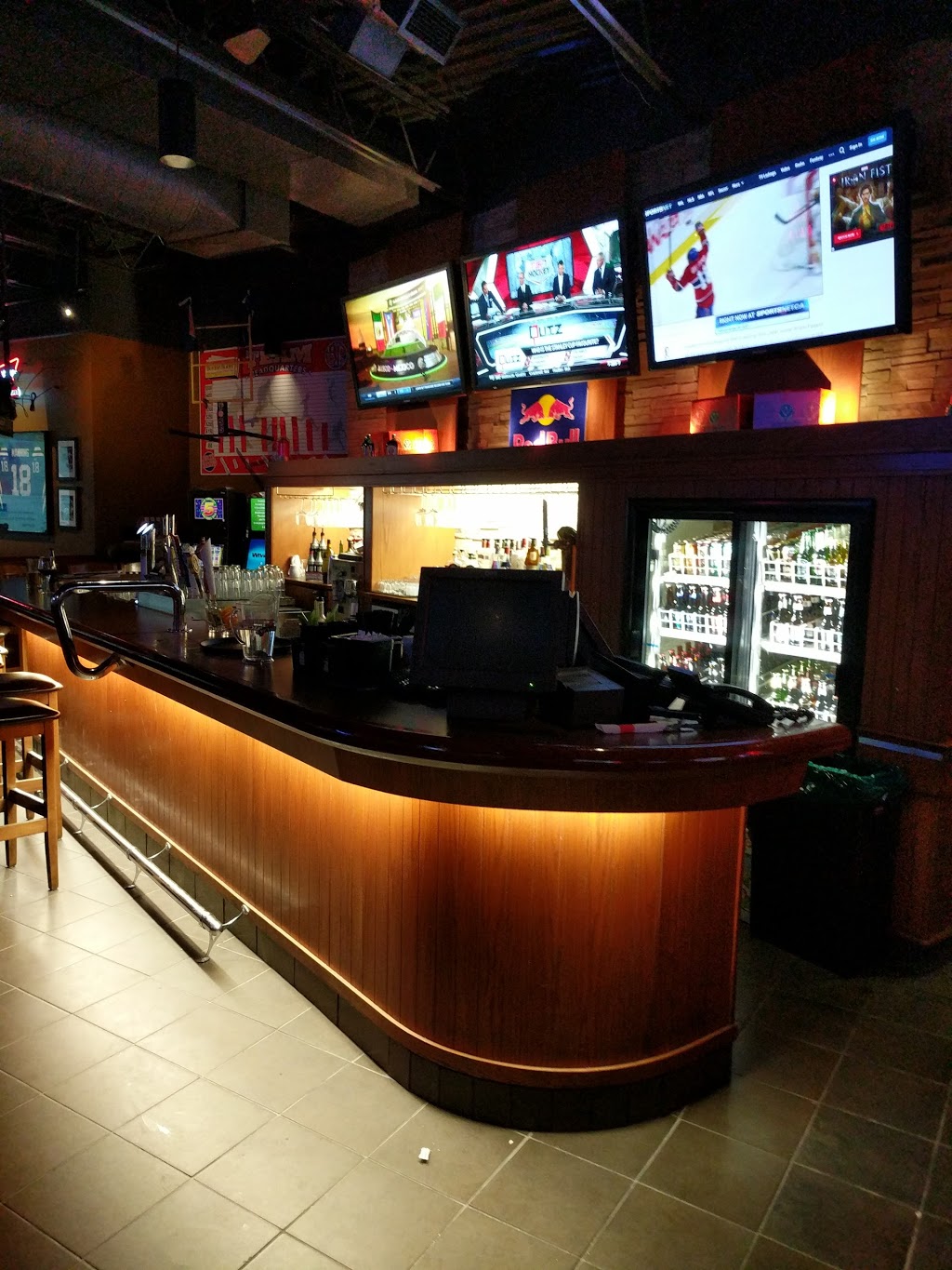 Boston Pizza | 2517 Portage Ave, Winnipeg, MB R3J 0P1, Canada | Phone: (204) 925-4101