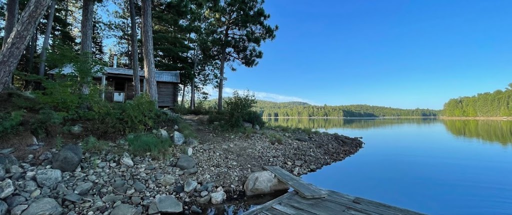 Challets Lac McGillivray ( Lac McGillivray camps) | 48 Ch Lac McGillivray, Sheenboro, QC J0X 2Z0, Canada | Phone: (613) 585-7251
