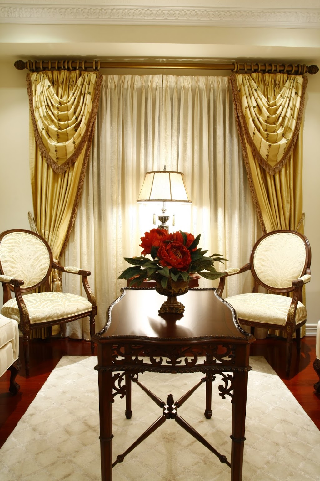 H Sewing & Drapery | 760 Birchmount Rd Unit 35, Scarborough, ON M1K 5H8, Canada | Phone: (416) 755-7635