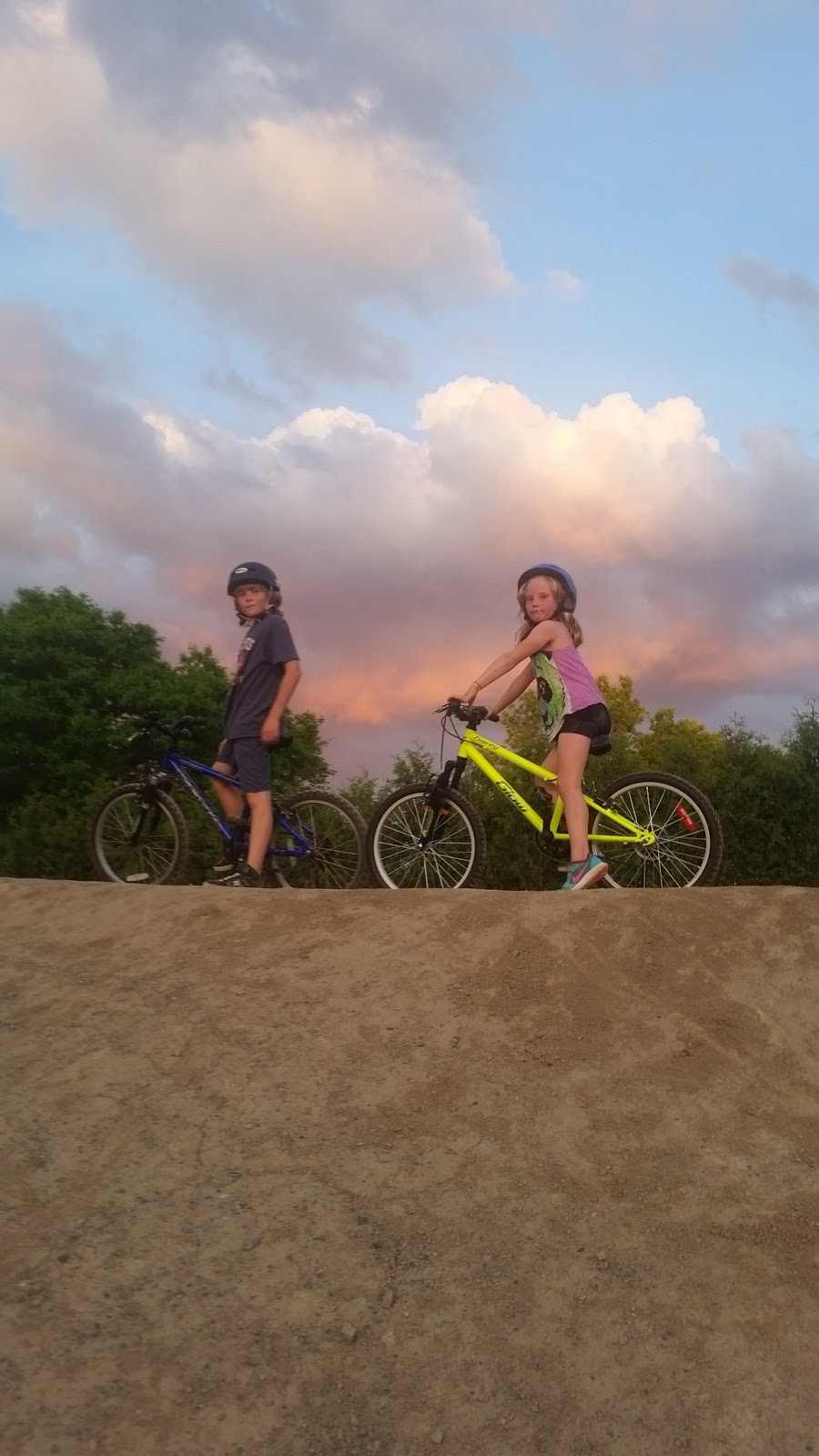 Nelson Dirt Hills | 4225 New St, Burlington, ON L7L 1T3, Canada