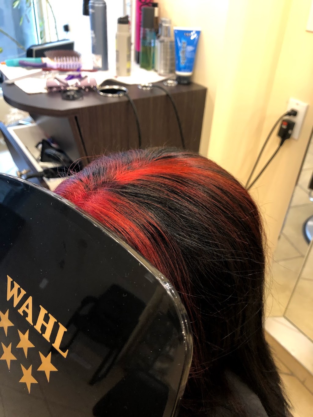 The Edge Beauty Bar | 70 Ottawa St N, Hamilton, ON L8H 3Z1, Canada | Phone: (289) 389-5959