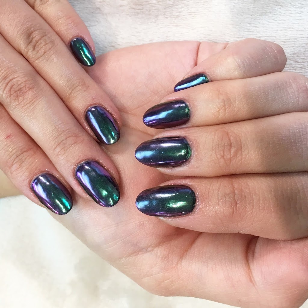 LASHES & NAILS | 110 Parent Ave, Ottawa, ON K1N 7B4, Canada | Phone: (613) 562-3333