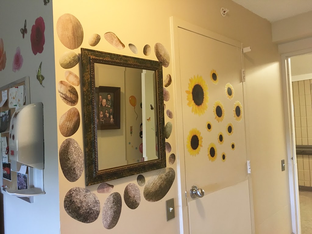 Carlingview Manor Long-Term Care Home | 2330 Carling Ave, Ottawa, ON K2B 7H1, Canada | Phone: (613) 820-9328
