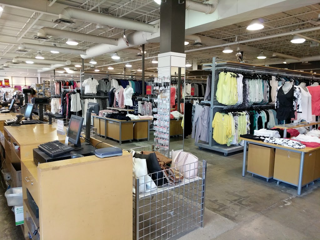 LE CHÂTEAU Entrepôt | Outlet | Clearance Clothing | Ellice Centre, 1395 Ellice Ave, Winnipeg, MB R3G 0G3, Canada | Phone: (204) 788-1388