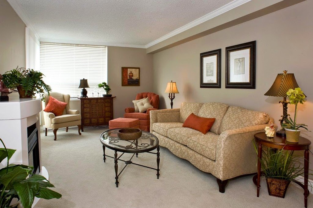 The Redwoods | 2604 Draper Ave, Ottawa, ON K2H 9B1, Canada | Phone: (613) 828-8540
