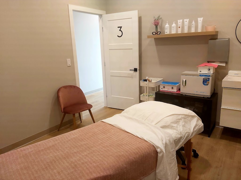 Blush Beauty Bar and Laser Studio | 10 Stonewater Bay #120, Sylvan Lake, AB T0M 0H0, Canada | Phone: (403) 352-5830