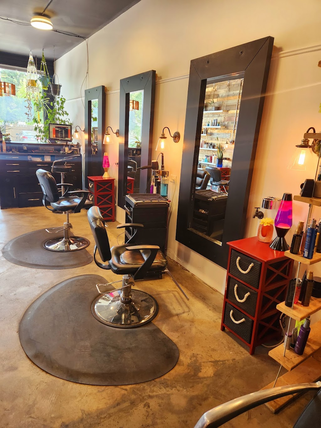 Rouge Salon | 1414 17 St S, Lethbridge, AB T1K 1Y7, Canada | Phone: (403) 394-3246