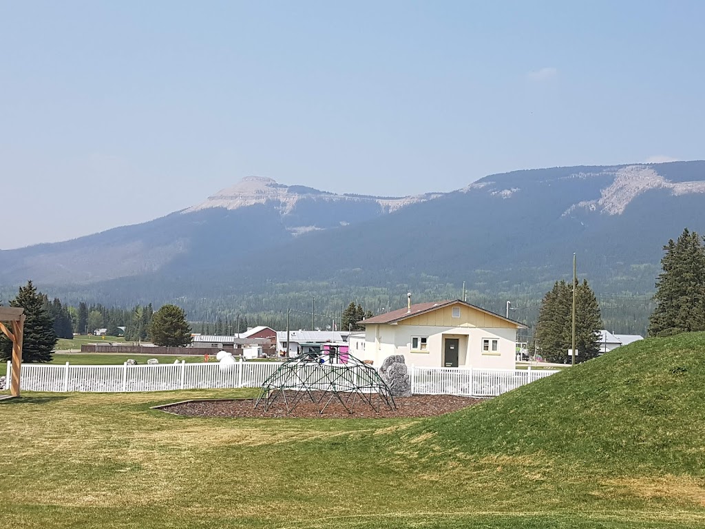 Nordegg Lodge Hotel - 1 Stuart St, Nordegg, AB T0M 2H0, Canada