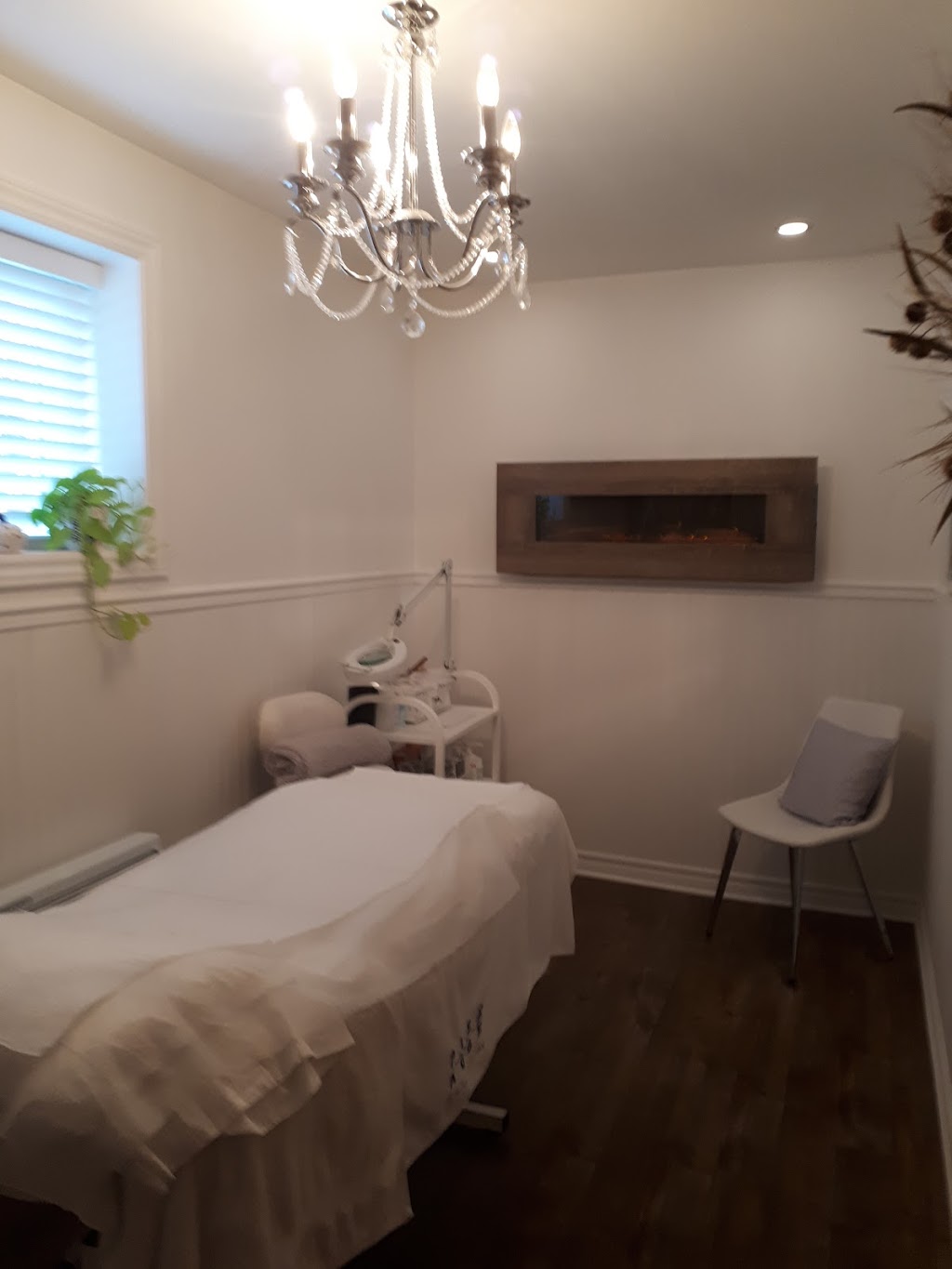 Clinique desthetique Nathalie | 631 Bd des Monts, Sainte-Adèle, QC J8B 1K4, Canada | Phone: (450) 229-7770