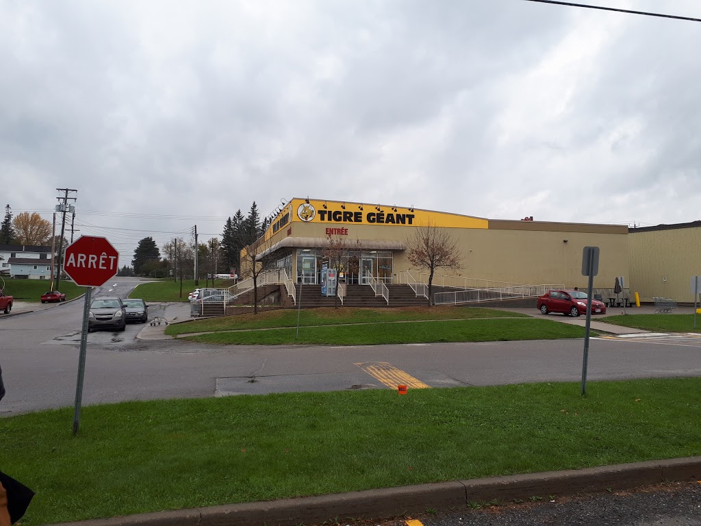 Tigre Géant | 210 Rue Moncion, Maniwaki, QC J9E 3P6, Canada | Phone: (819) 449-1374