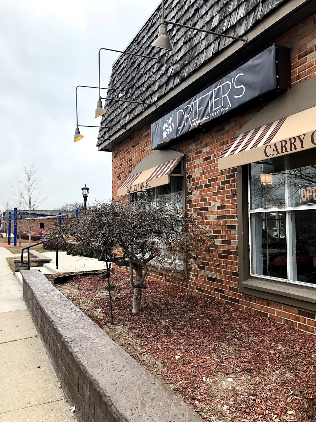 Drifters Restaurant & Lounge | 201 N Riverside Ave A7, St Clair, MI 48079, USA | Phone: (810) 329-4913