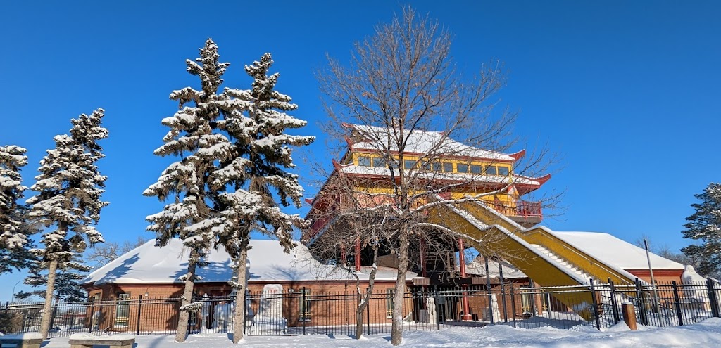 Chùa Hải Hội | 383 Dufferin Ave, Winnipeg, MB R2W 2Y2, Canada | Phone: (204) 586-7578