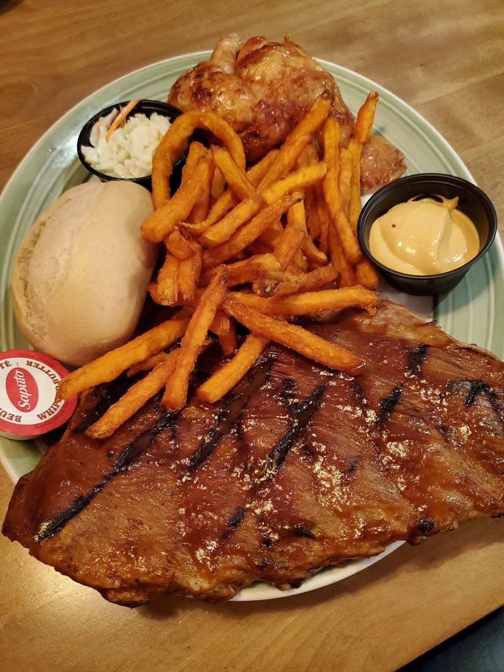 Swiss Chalet | 217 Cross Ave, Oakville, ON L6J 2W9, Canada | Phone: (905) 844-9170
