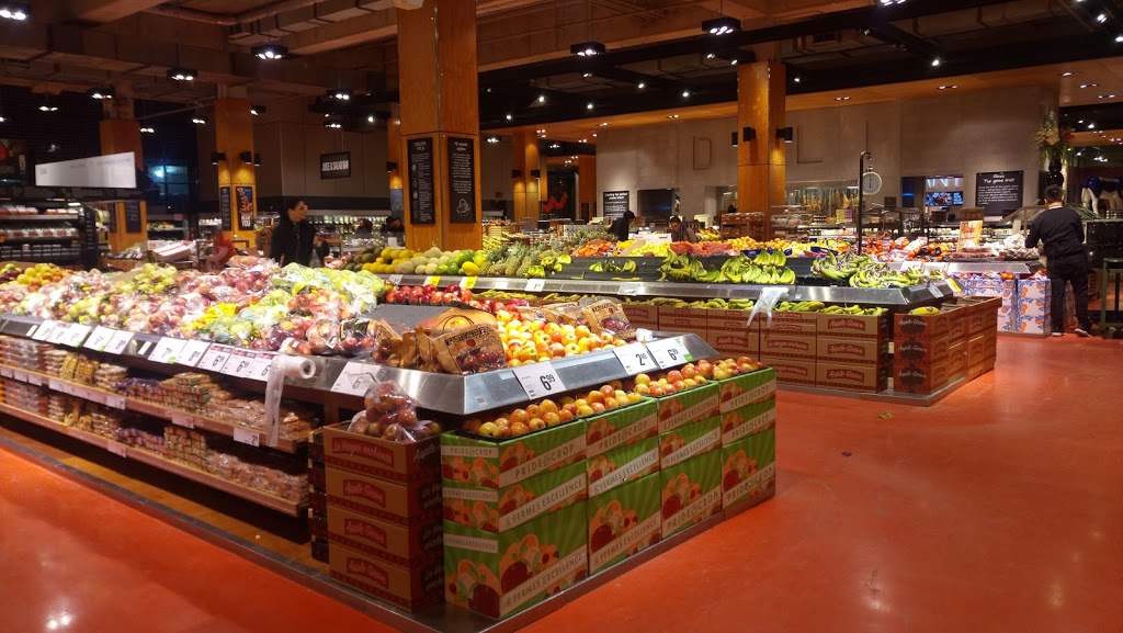 Loblaws | 3671 Dundas St W, York, ON M6S 2T3, Canada | Phone: (416) 769-7171