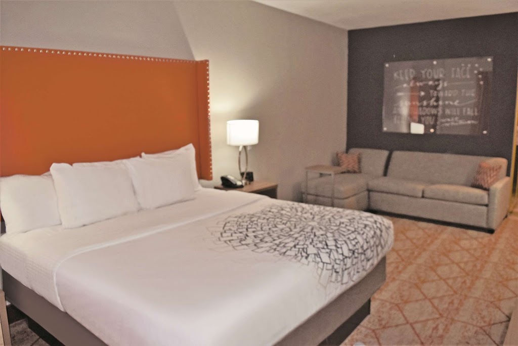 La Quinta Inn & Suites by Wyndham Lackawanna | 2500 Hamburg Turnpike, Lackawanna, NY 14218, USA | Phone: (716) 821-0030