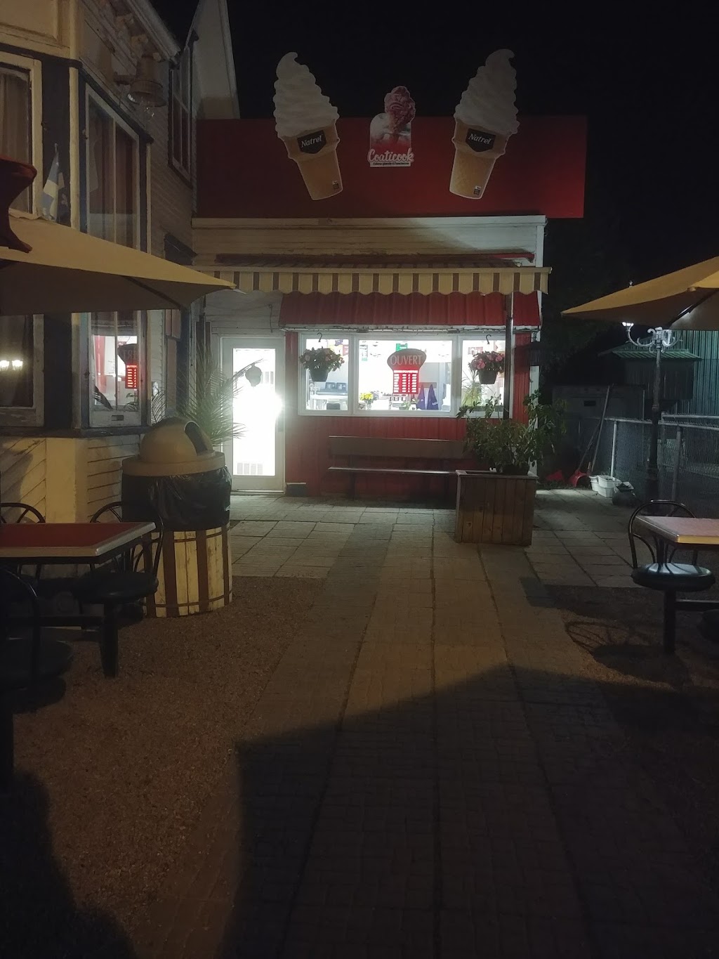 Bar Latier | Roxton Falls, QC J0H 1E0, Canada