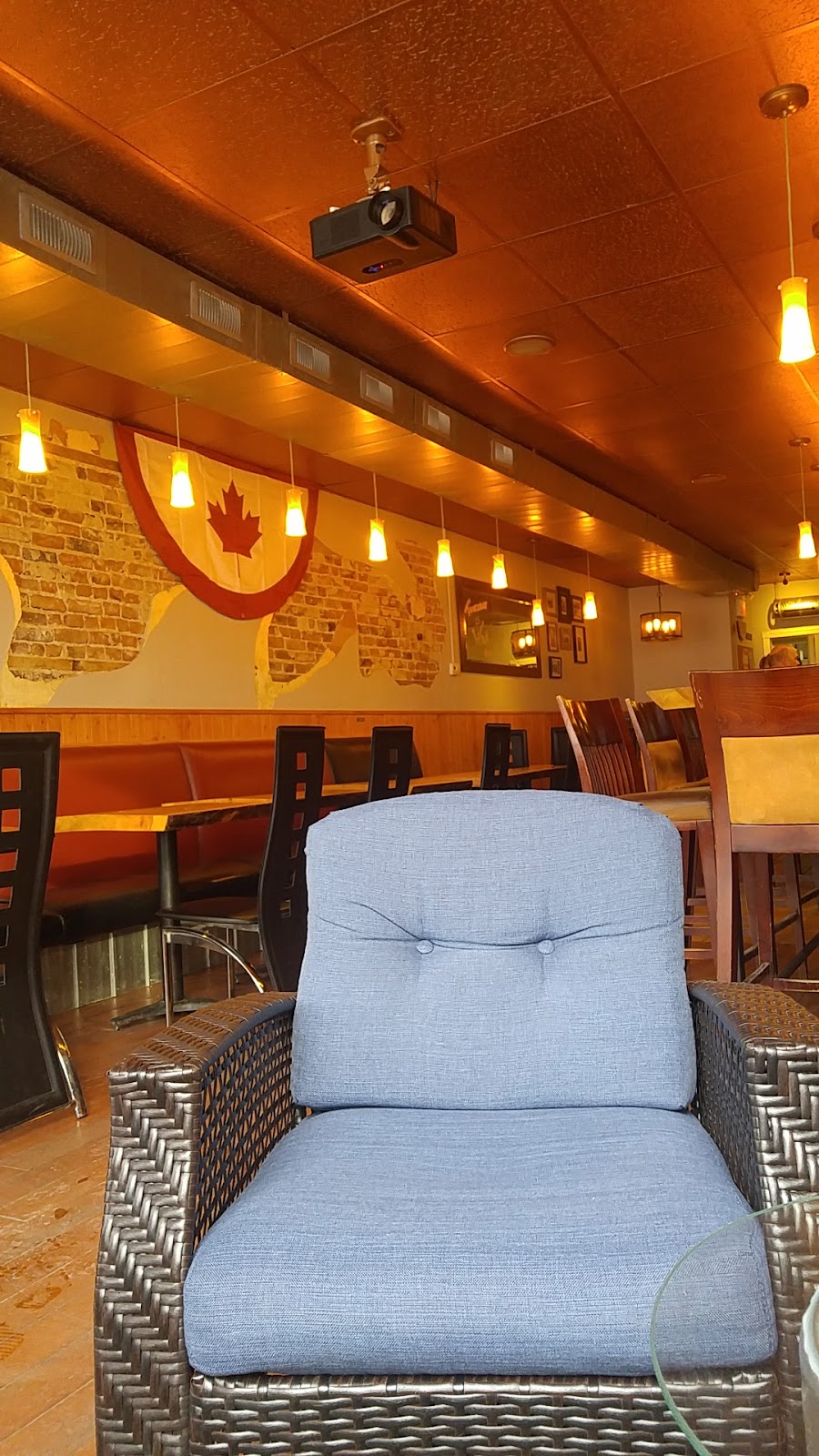 The Ale House | 246 Division St, Cobourg, ON K9A 3P8, Canada | Phone: (289) 252-1773