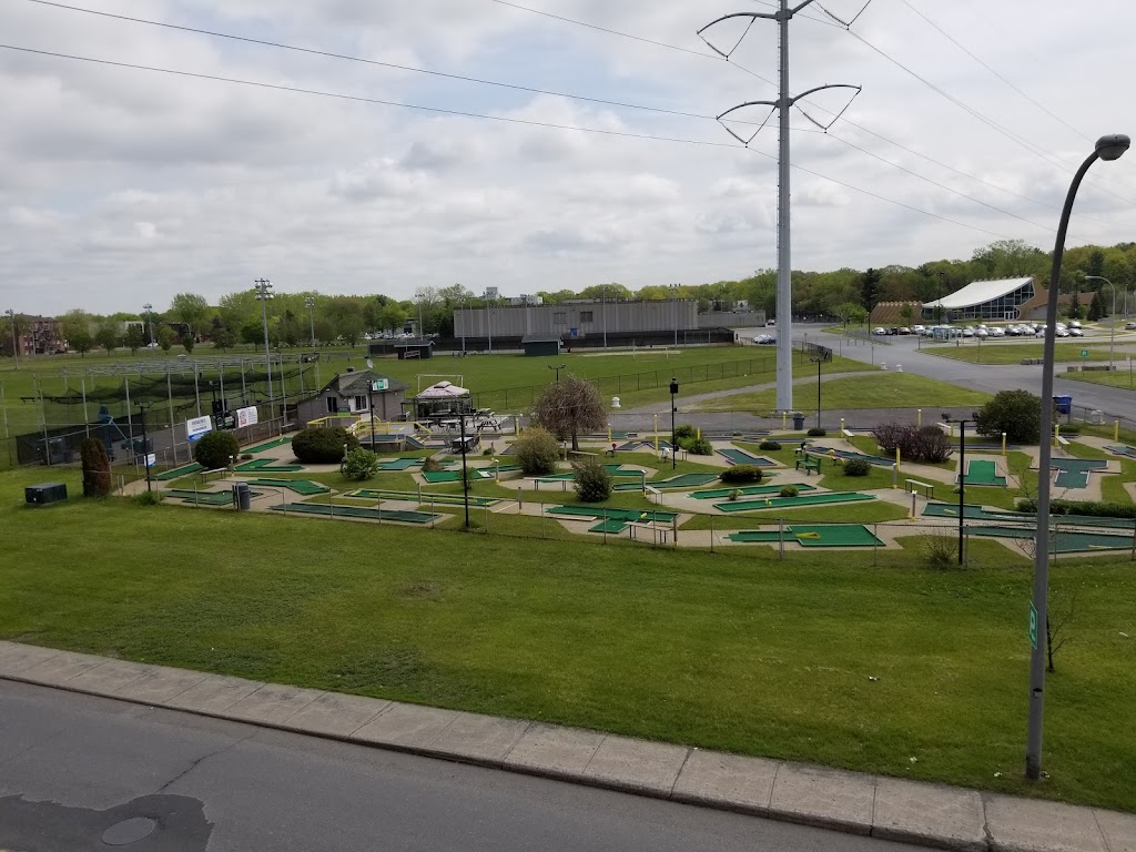 Mini-Golf de la Plaza | 6410 Av. de la Plaza, Sorel-Tracy, QC J3R 4L7, Canada | Phone: (450) 742-3302