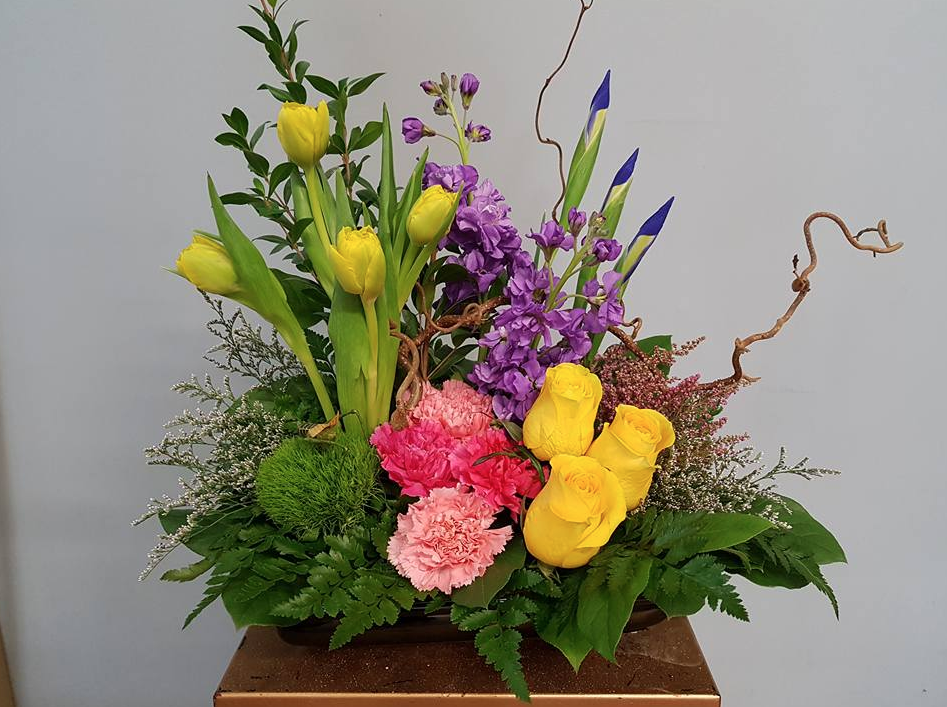 Petal Pushers Flower & Gift Shop | 18 The Queensway S, Keswick, ON L4P 1Y7, Canada | Phone: (905) 476-4356