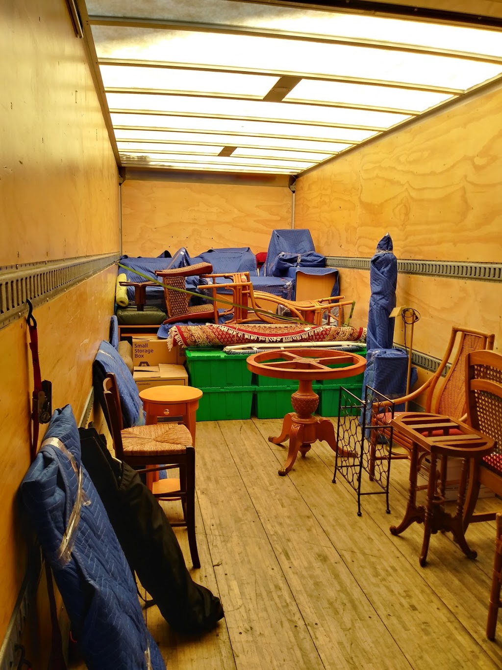 Montgomery Moving Co. | 2034 E 1st Ave, Vancouver, BC V5N 1B5, Canada | Phone: (604) 710-5253