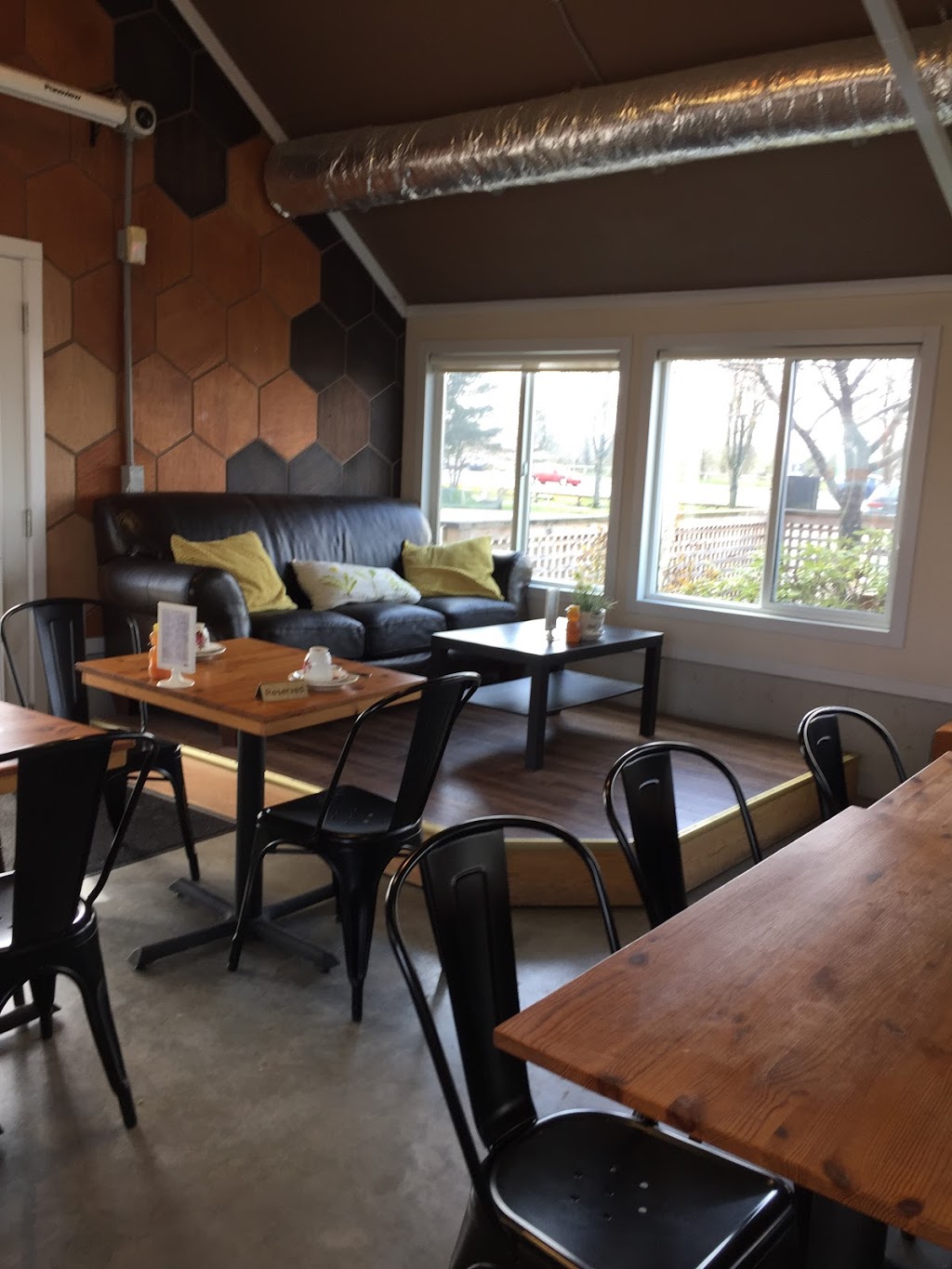 Frys Corner Beestro | 7480 176 St, Surrey, BC V3S 7B1, Canada | Phone: (604) 575-2337
