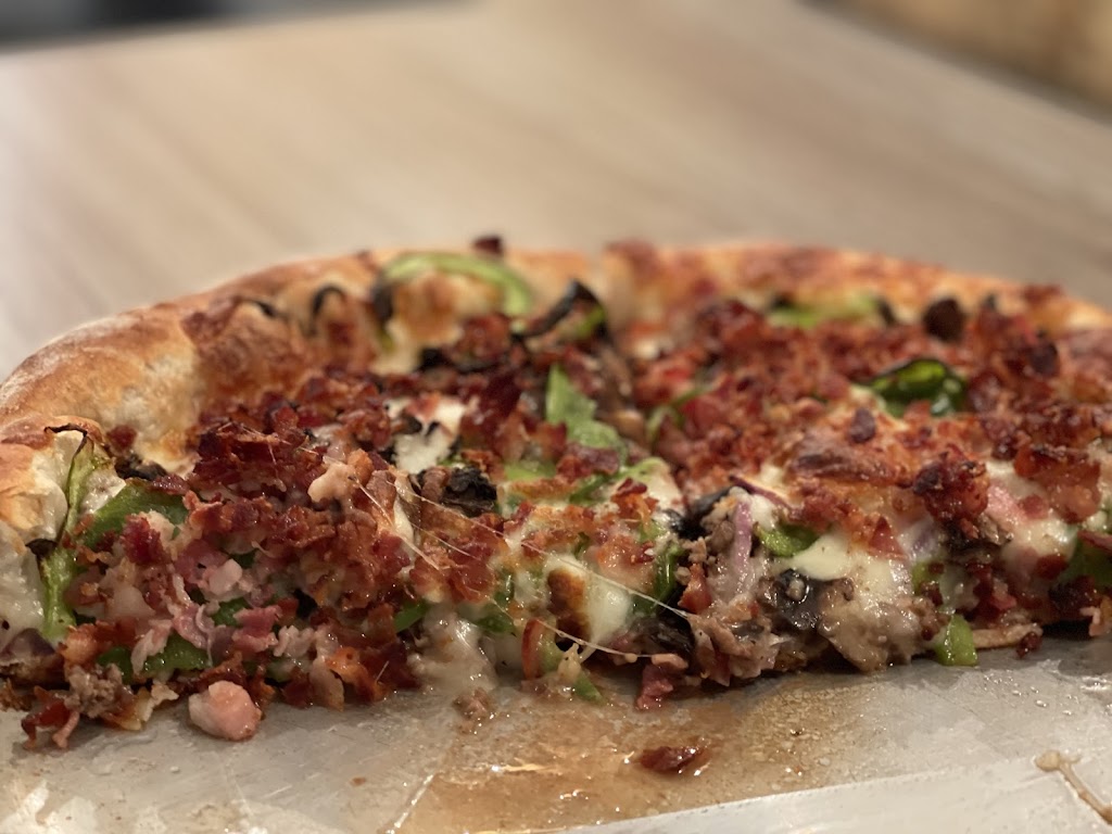 Là Pizza | 93 Rue Notre Dame E, Trois-Pistoles, QC G0L 4K0, Canada | Phone: (418) 851-5117