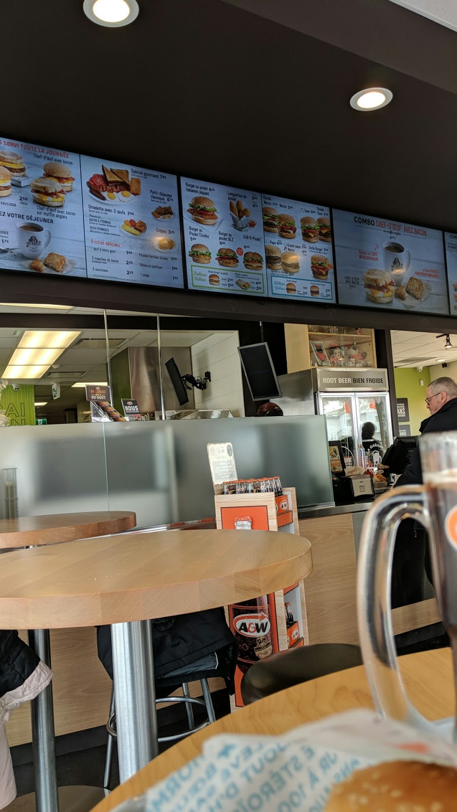 A&W Canada | 260 8e Av, Dolbeau-Mistassini, QC G8L 1Z5, Canada | Phone: (418) 979-3090