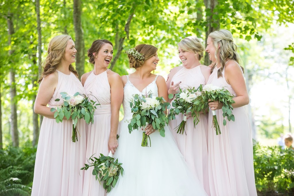 Danielles Flower Shop | 360 Mountain Rd, Moncton, NB E1C 2M6, Canada | Phone: (506) 382-7673