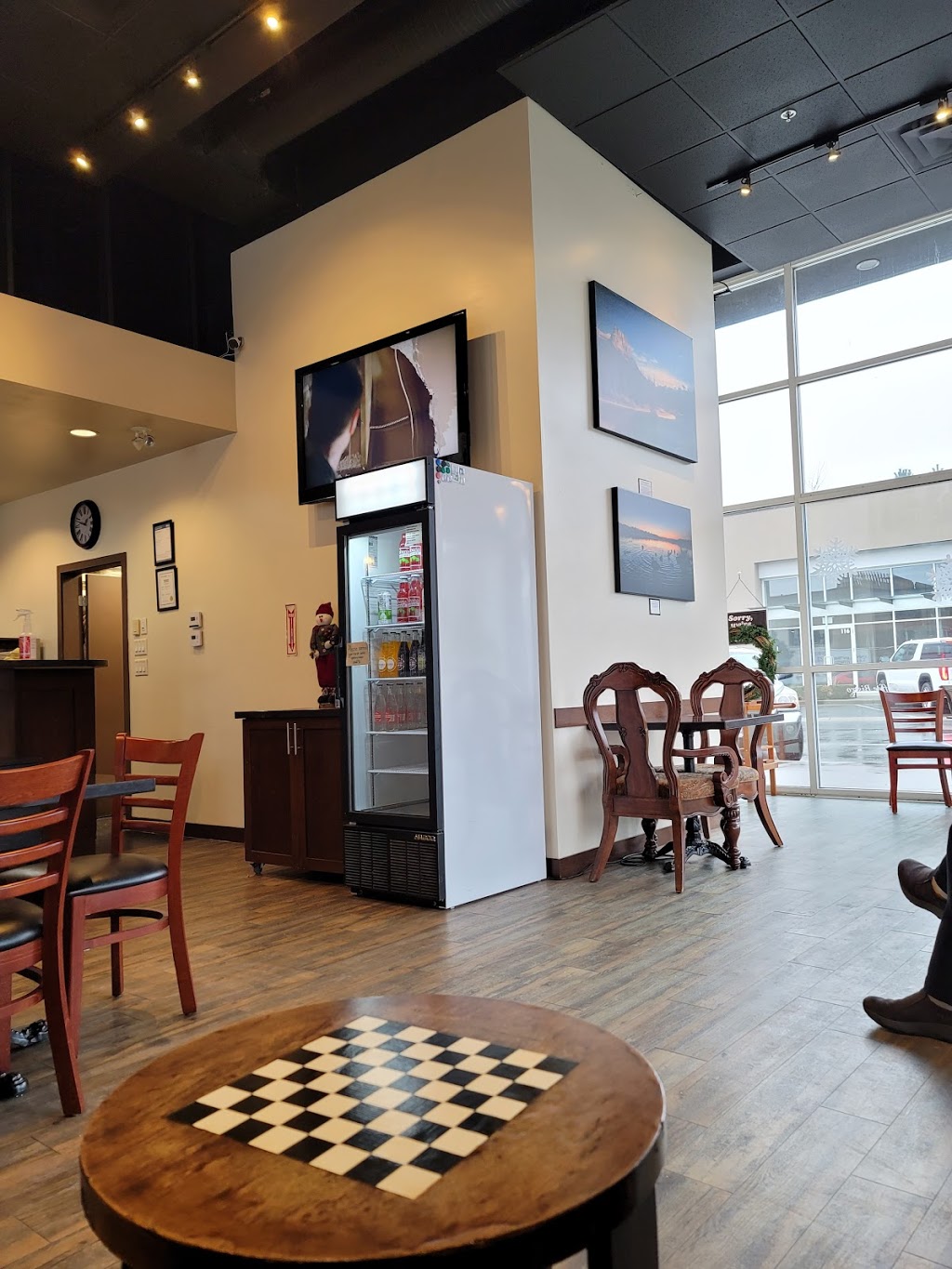 Hugs in a Mug Coffee Bistro | 1910 N Parallel Rd, Abbotsford, BC V3G 2C6, Canada | Phone: (604) 746-1136