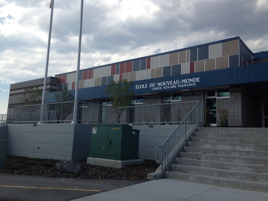 École du Nouveau-Monde | 220 Scenic Acres Dr NW, Calgary, AB T3L 1L4, Canada | Phone: (403) 910-3851