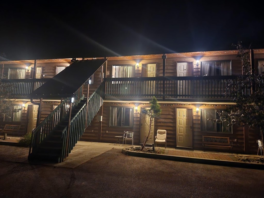 Motel Bavaria | 4872 McKay St, Radium Hot Springs, BC V0A 1M0, Canada | Phone: (250) 347-9915