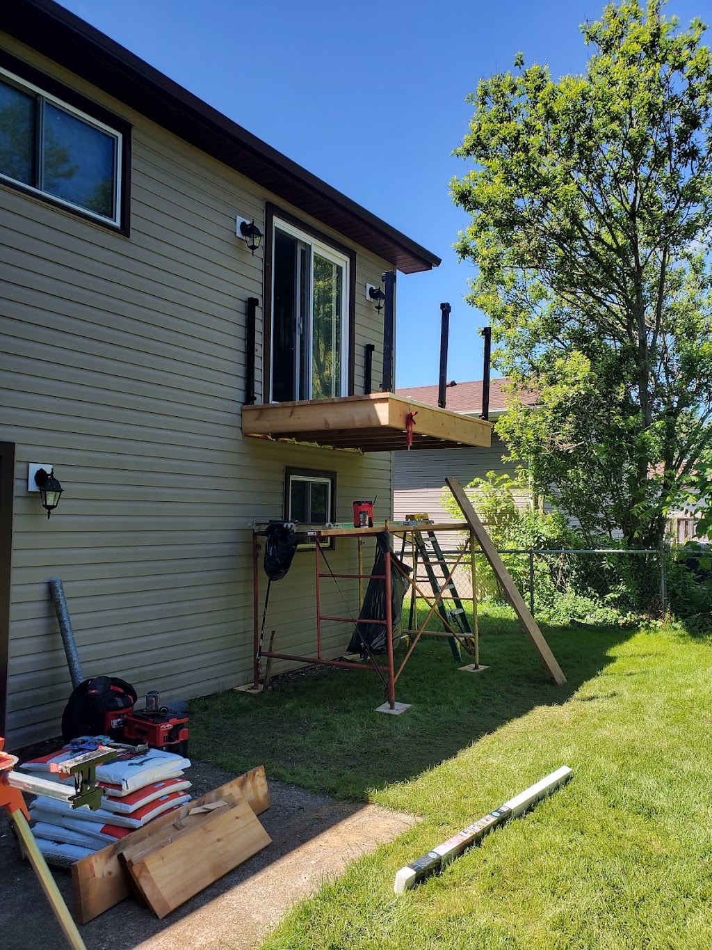 Windy Peaks Contracting and Renovation | 460 Pond Mills Rd Unit 9, London, ON N5Z 4J9, Canada | Phone: (519) 694-7421