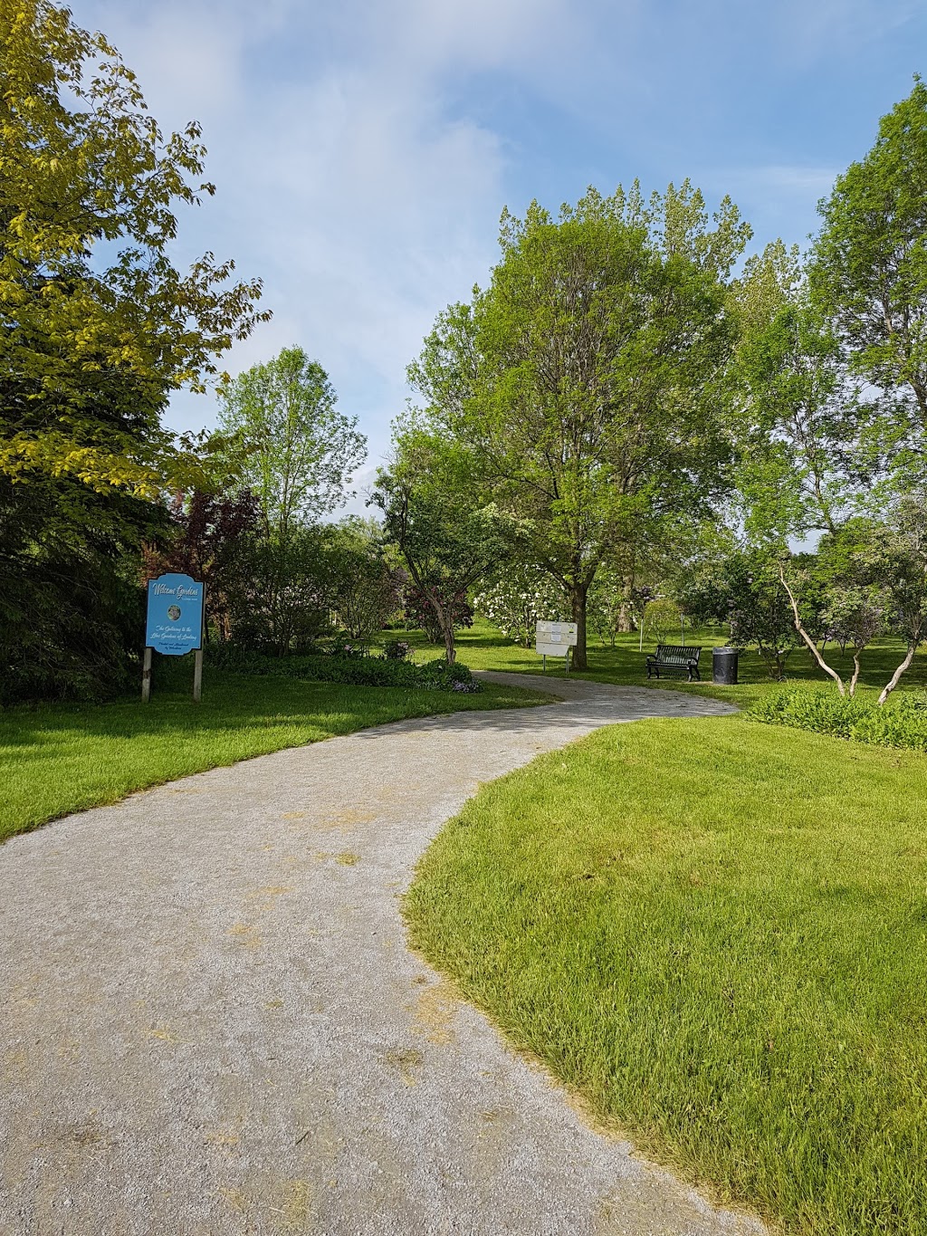 Lilac Gardens of Lindsay | 283-319 Logie St, Lindsay, ON K9V 4R5, Canada | Phone: (705) 878-1810