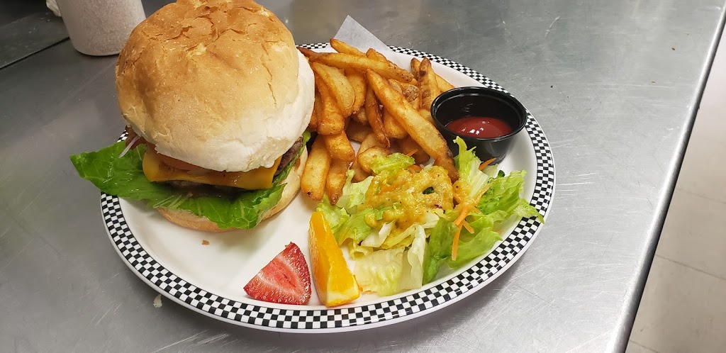 Hankys Family Restaurant | 821 6 Ave B, Hope, BC V0X 1L0, Canada | Phone: (236) 355-0071
