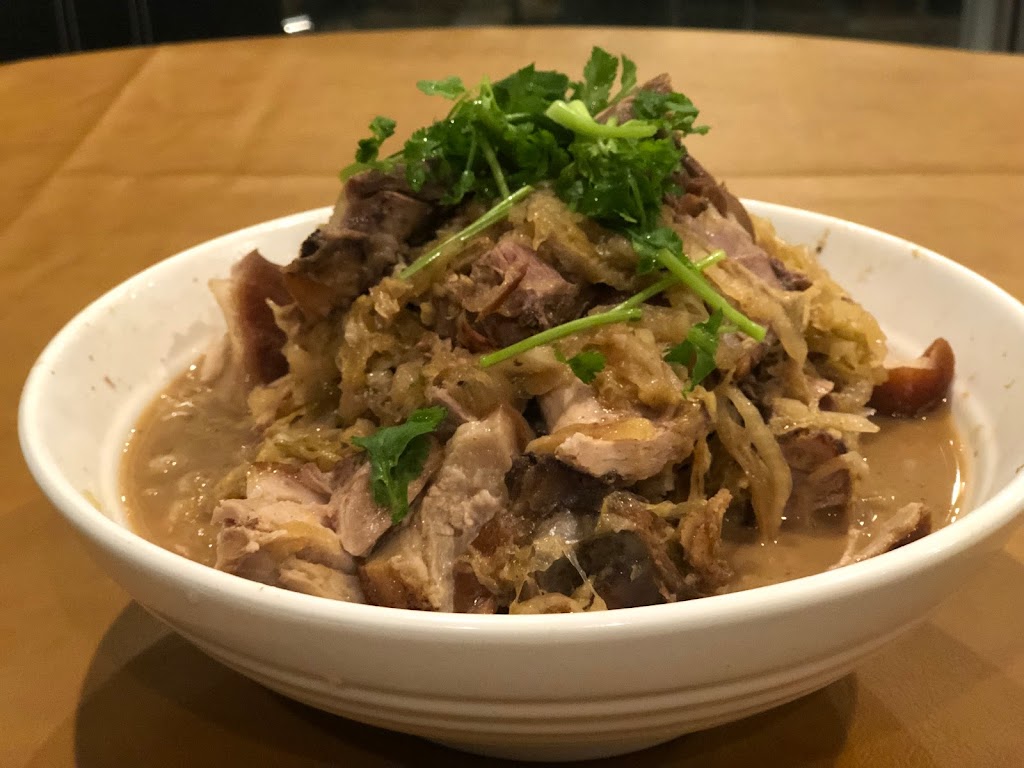 李家小馆 | 246 Hawkstone Dr NW, Calgary, AB T3G 3R1, Canada | Phone: (587) 839-8003