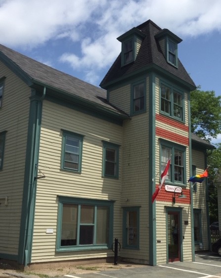Mahone Bay Town Office | 493 Main St, Mahone Bay, NS B0J 2E0, Canada | Phone: (902) 624-8327
