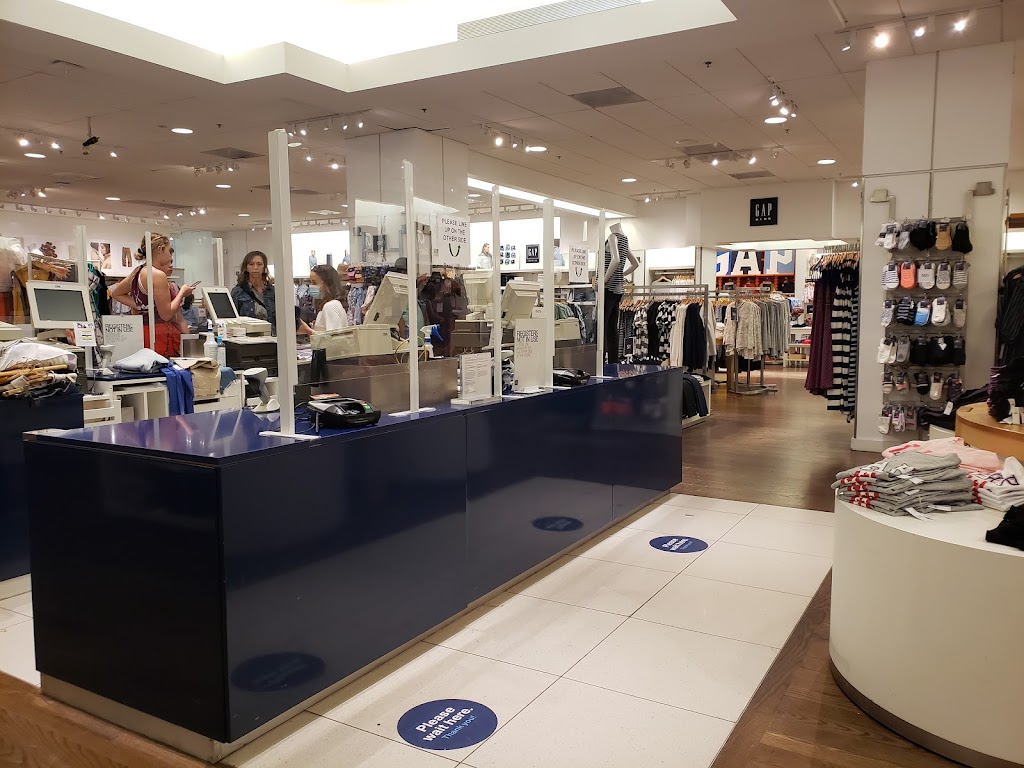 Gap | 3625 Shaganappi Trail NW Space D01, Calgary, AB T3A 0E2, Canada | Phone: (403) 288-5188