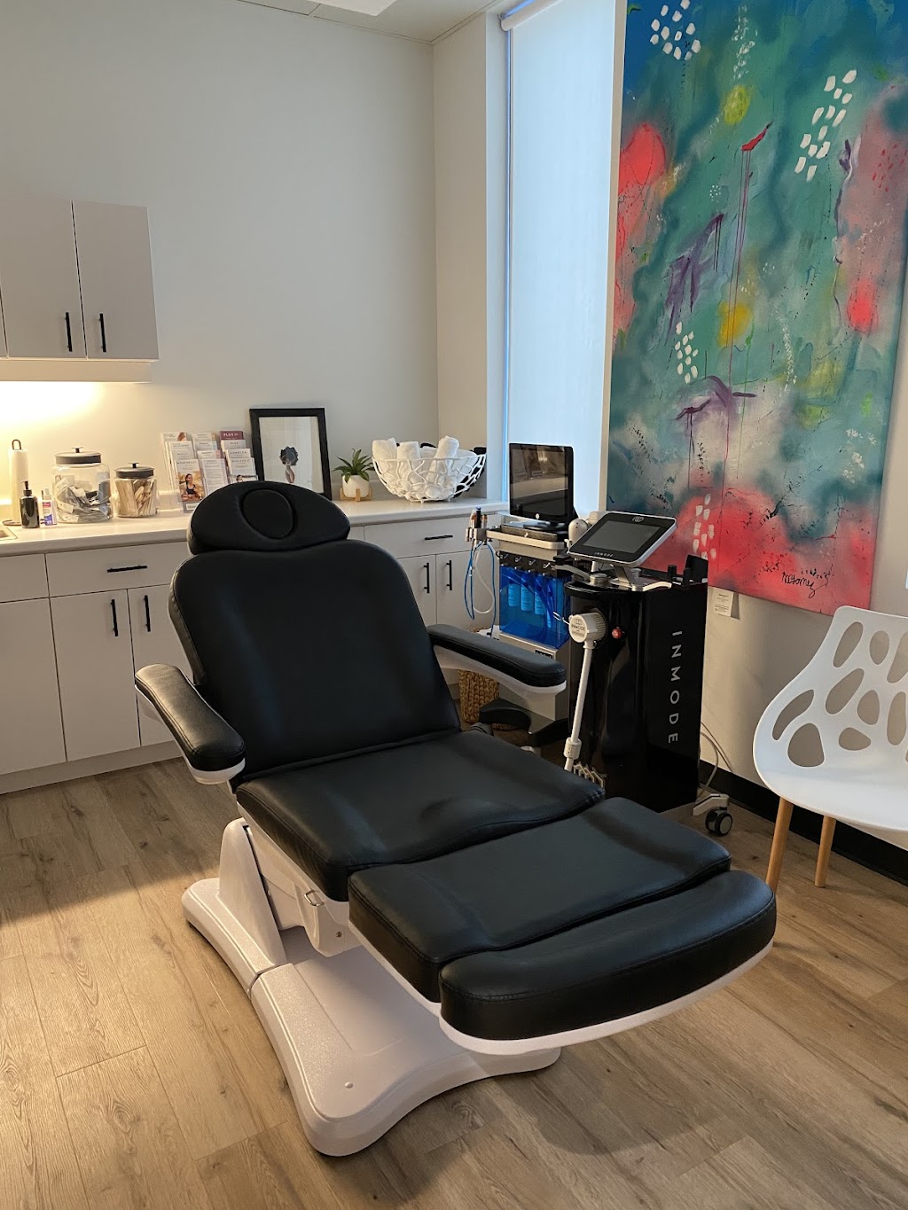 Jeremic Face And Skin Clinic | 645 Finkle St, Woodstock, ON N4V 0E1, Canada | Phone: (519) 495-0778