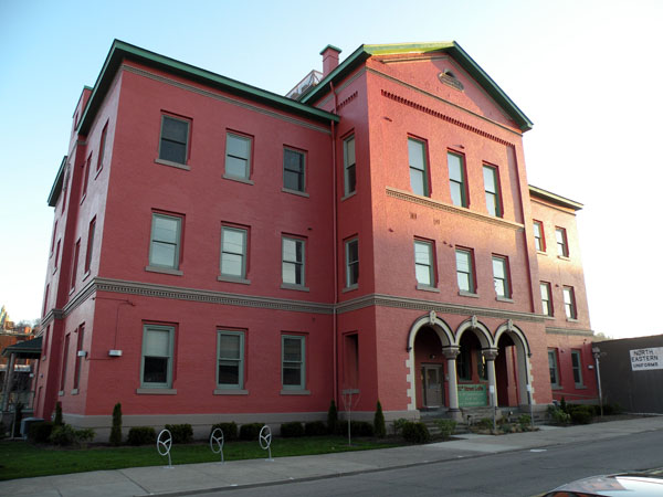 Springfield Public School | 3251 The Credit Woodlands, Mississauga, ON L5C 2J7, Canada | Phone: (905) 279-7950