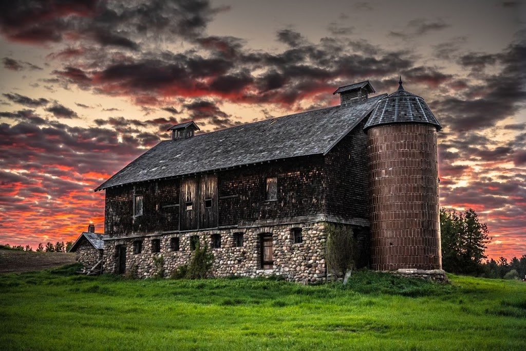 Rustic Silo Barn | 1176 2nd Line, Churchill, ON L0L 1K0, Canada | Phone: (905) 252-5718